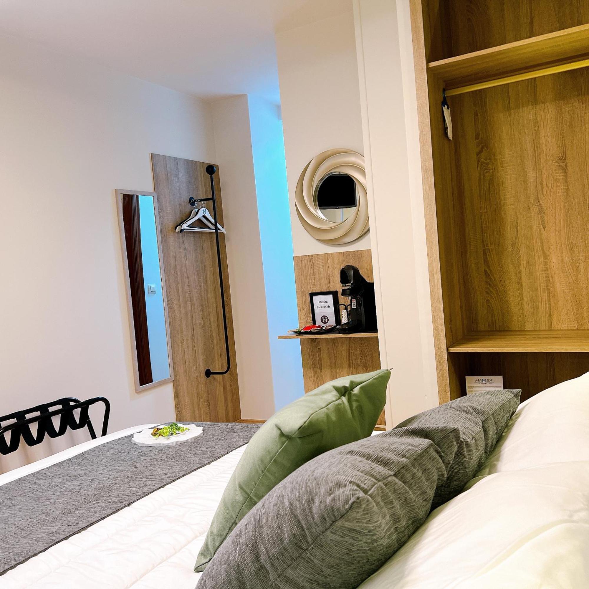 Hotel Marea ポイオ エクステリア 写真